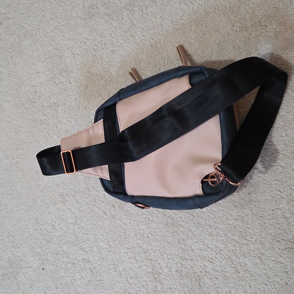 Petunia Pickle Bottom Criss Cross Sling - Picture 4 of 4